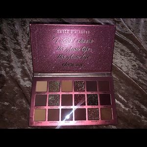 *NEW* smoke and mirrors soft glam 18 shade eyeshadow kit